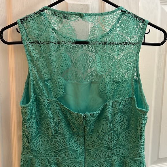 Kensie Shara Lace Dress, size 4 - Picture 5 of 6